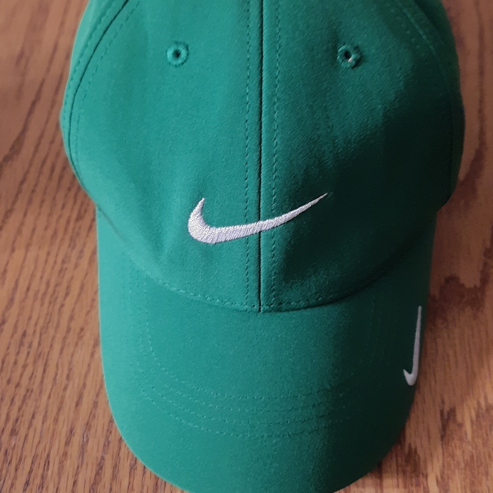 Nike Emerald Green Baseball Cap | White Swoosh Logo Preowned Adjustable Hat